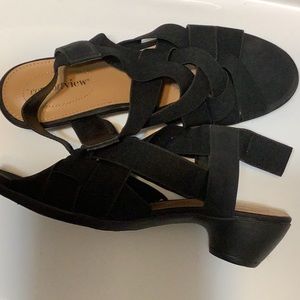 3/$25 Size 9.5m black sandals
